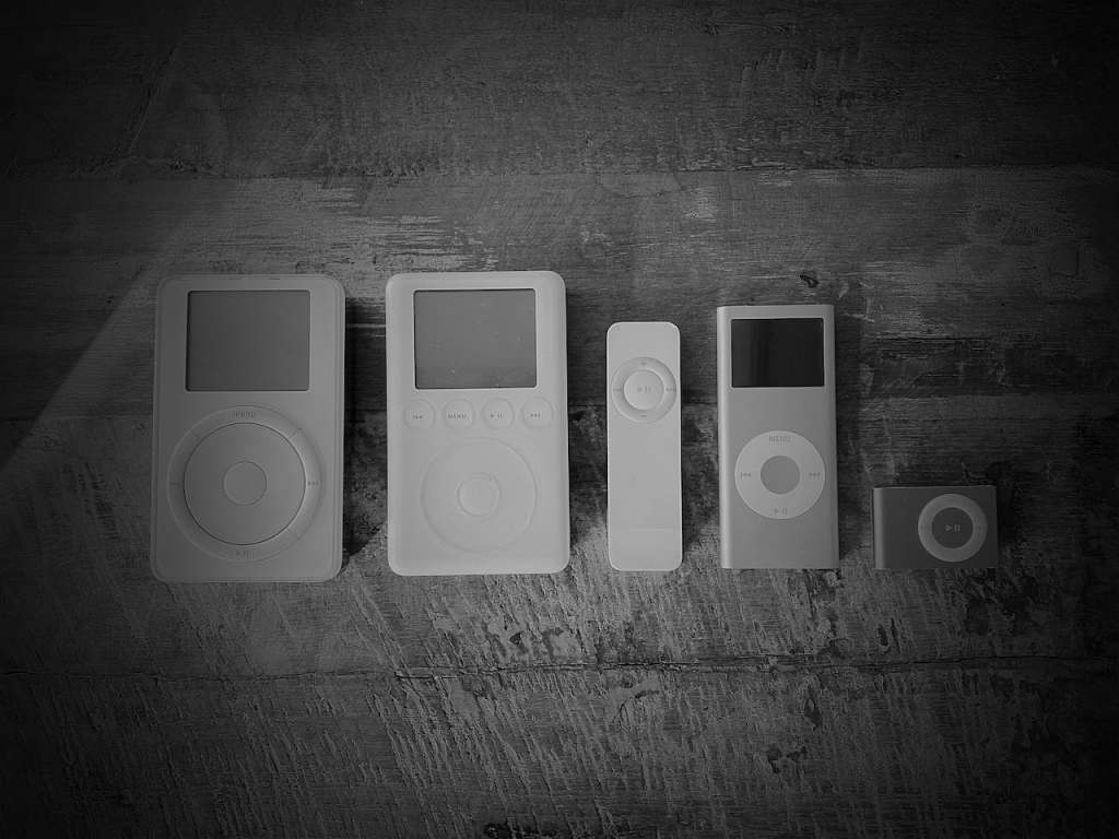 5 iPods - 1st generation, 3rd generation, iPod shuffle, iPod Nano, iPod shuffle